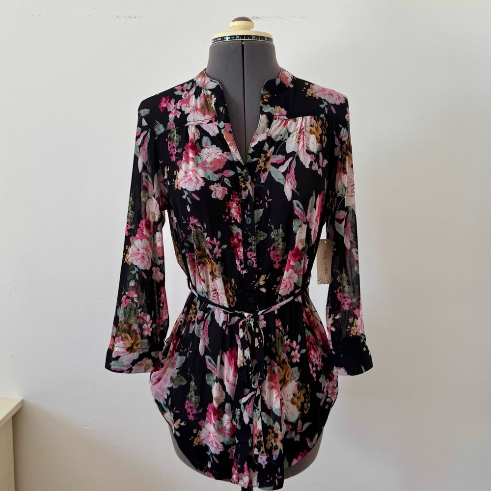 NWT Bailey & Chloe Black Floral Mesh Top size S
